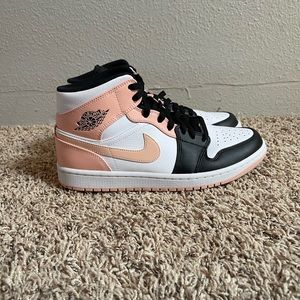 Air Jordan 1 Mid